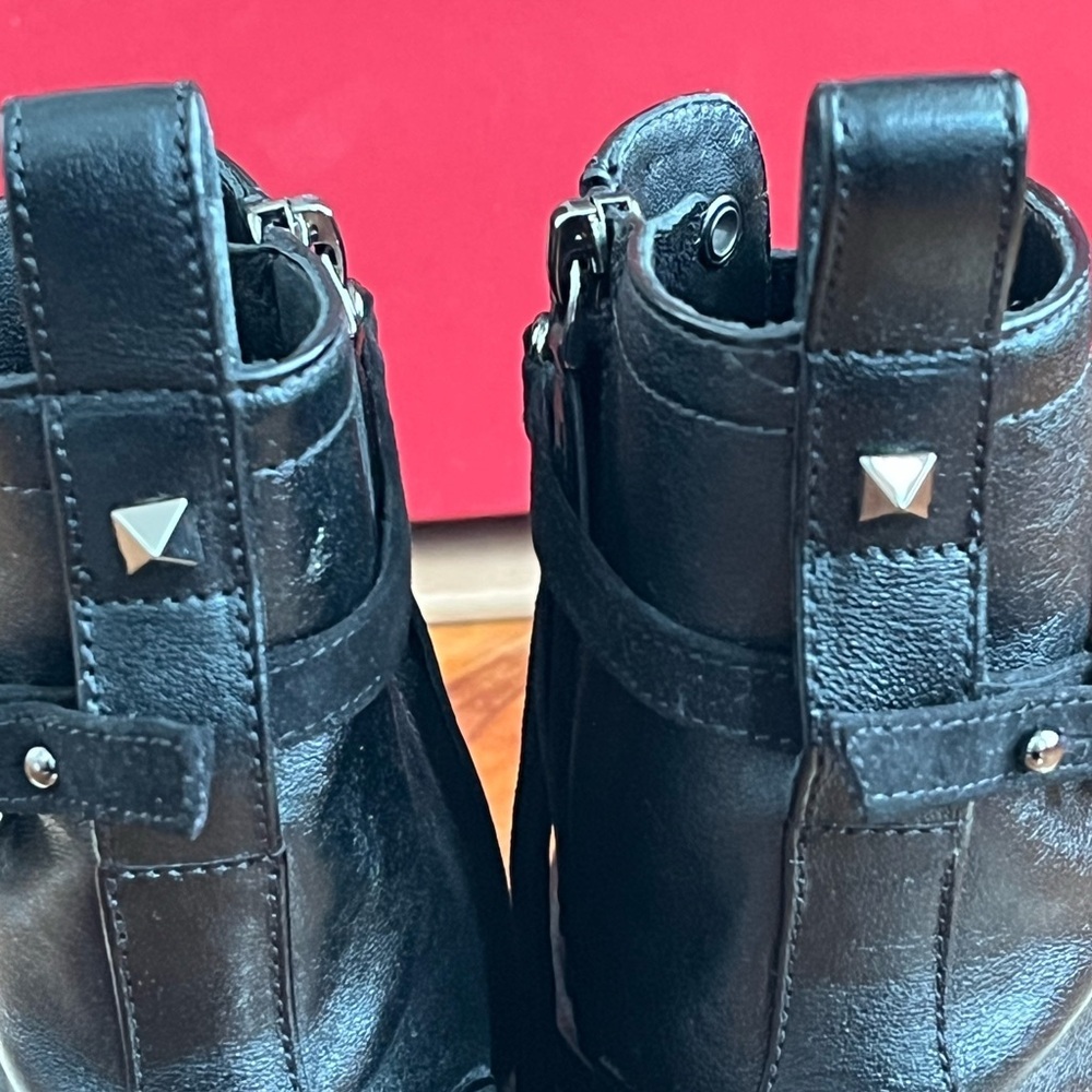 VALENTINO GARAVANI
Rockstud Chain Leather Combat Boots, LIKE NEW - Picture 4 of 16